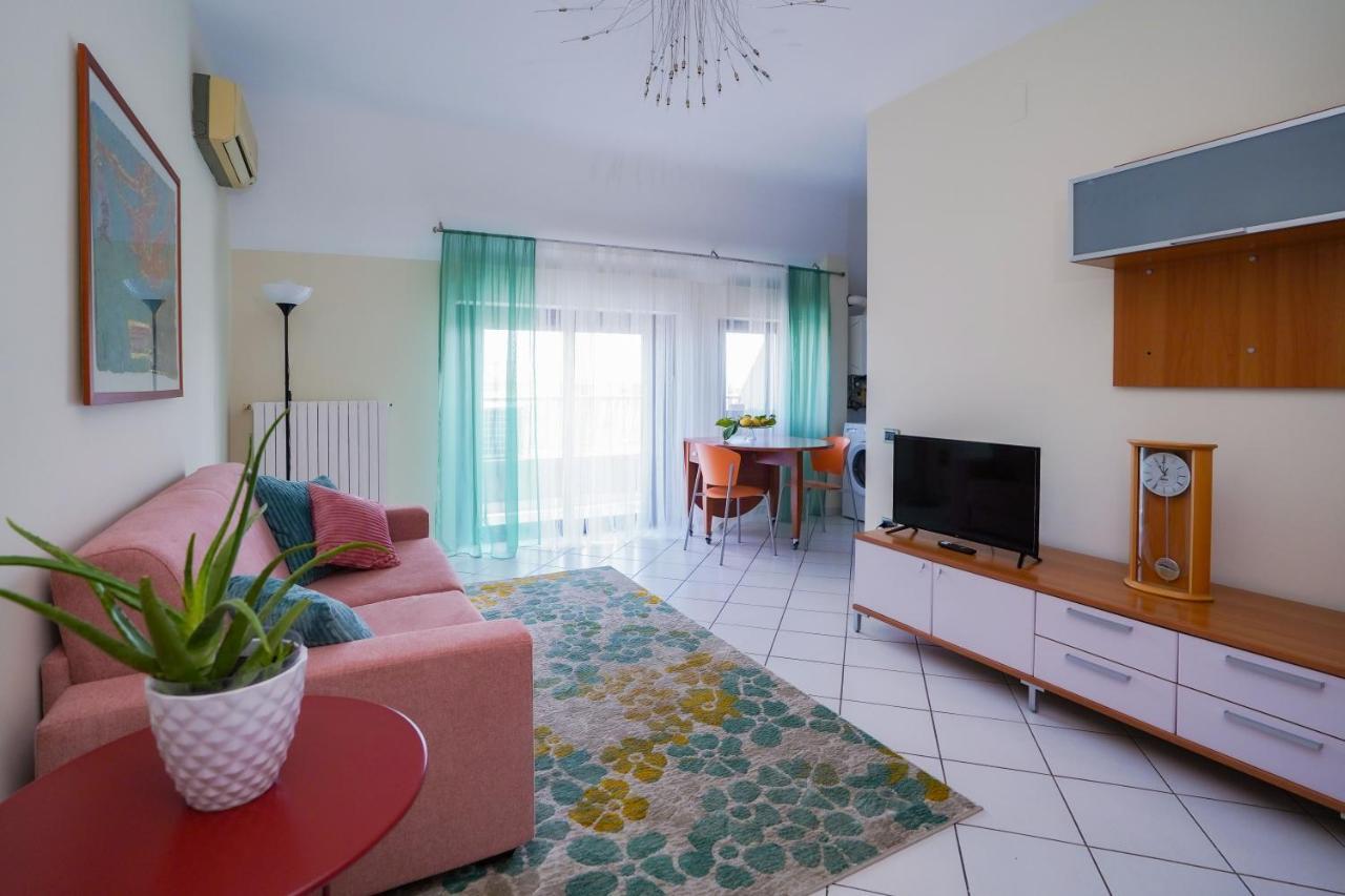 La Casa Di Azzurra Centro Citta Appartamento Fino A 4 Posti Letto E 2 Bagni Foggia Ngoại thất bức ảnh