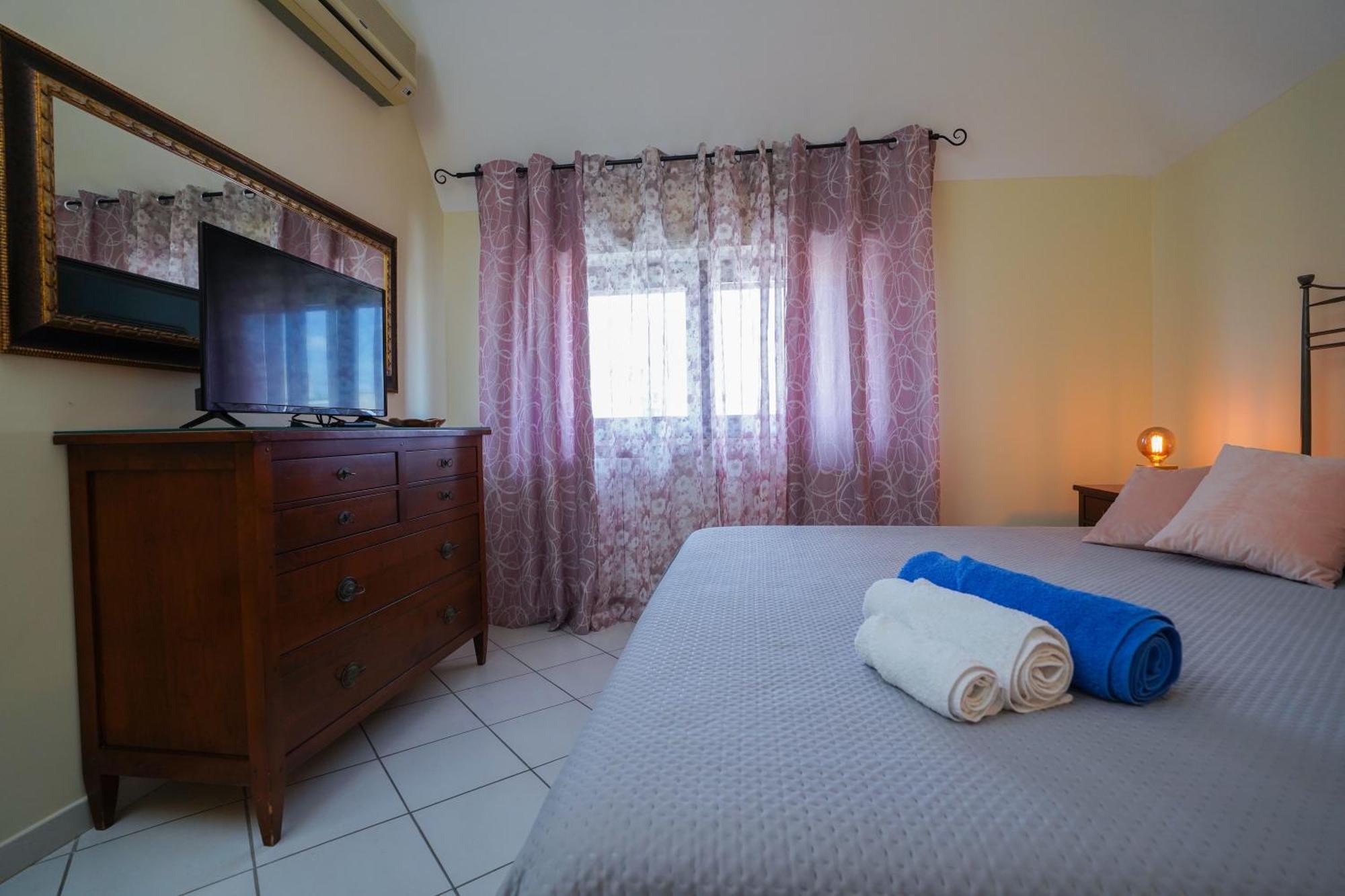 La Casa Di Azzurra Centro Citta Appartamento Fino A 4 Posti Letto E 2 Bagni Foggia Ngoại thất bức ảnh