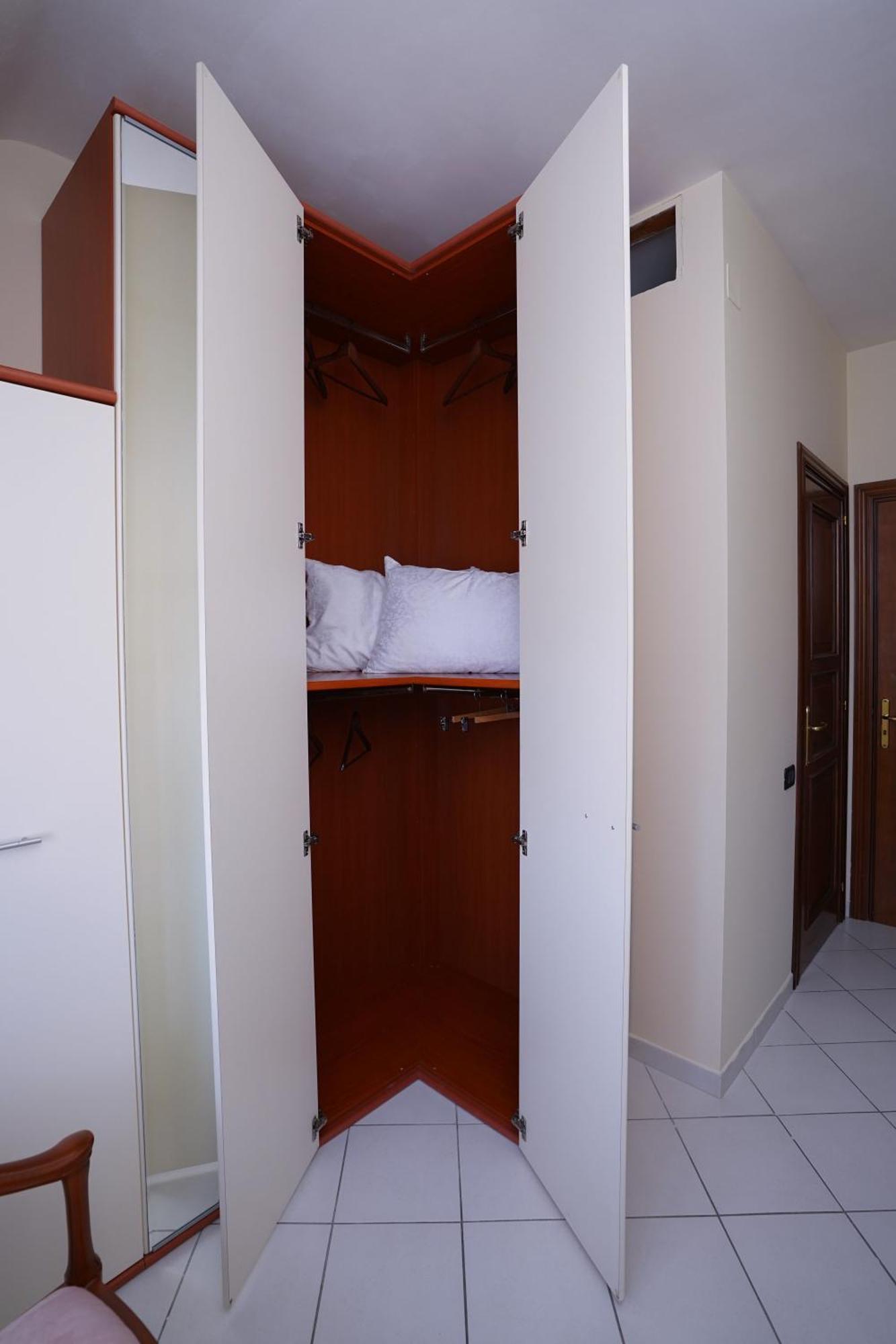 La Casa Di Azzurra Centro Citta Appartamento Fino A 4 Posti Letto E 2 Bagni Foggia Ngoại thất bức ảnh