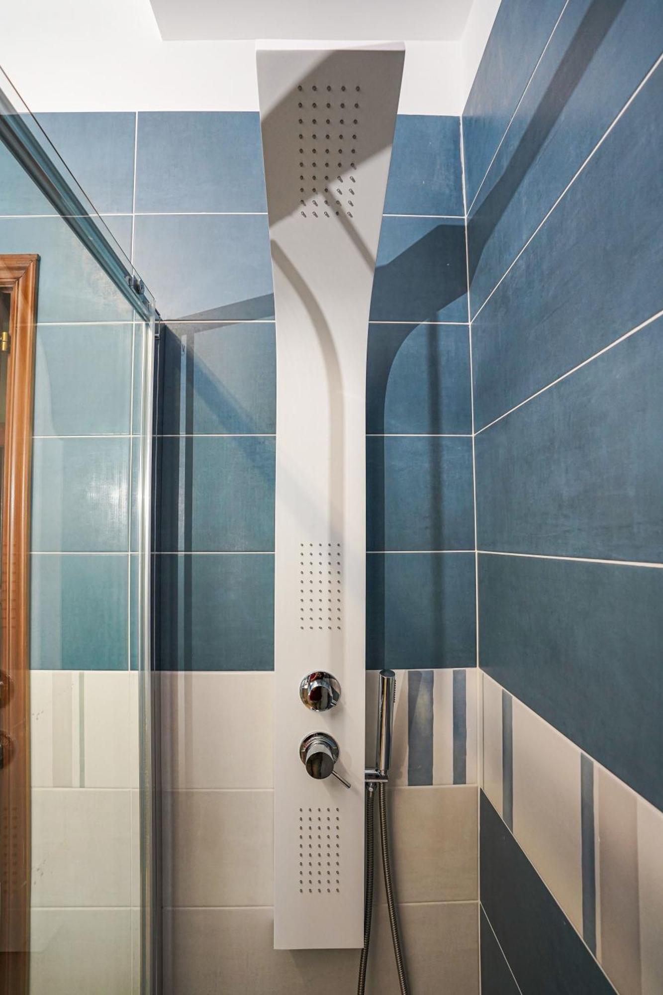 La Casa Di Azzurra Centro Citta Appartamento Fino A 4 Posti Letto E 2 Bagni Foggia Ngoại thất bức ảnh